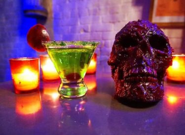 Les fans de l’univers de Tim Burton vont adorer ce bar !