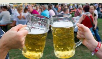 Etre payé pour boire de la bière autour du monde, c’est possible !