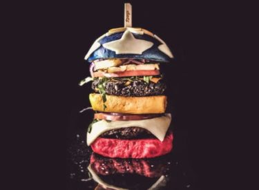 Découvrez l’impressionnant burger Wonder Woman !