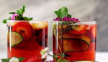 Le Pimm’s aux fraises : le cocktail anglais à la mode