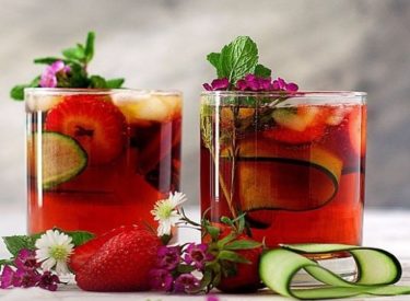 Le Pimm’s aux fraises : le cocktail anglais à la mode