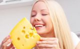 Pourquoi aimons-nous les fromages qui sentent très fort ?