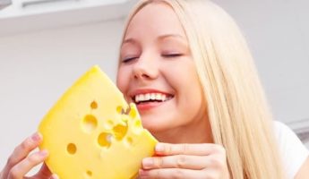 Pourquoi aimons-nous les fromages qui sentent très fort ?