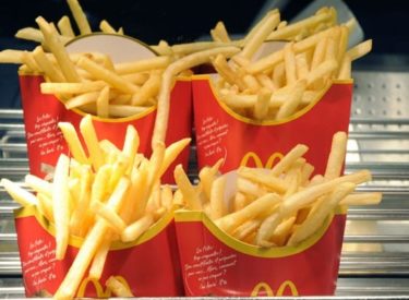 D’après un ancien employé, McDo nous arnaque sur les frites