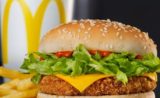 La date de sortie du burger végétarien McDonald’s a enfin été révélée !