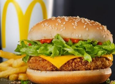 La date de sortie du burger végétarien McDonald’s a enfin été révélée !