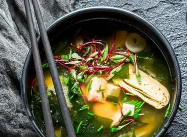 La zuppa di miso e i suoi benefici