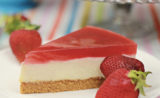 Épatez vos invités avec ce cheesecake fraises/citron vert