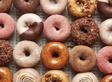 Journée du donut : retour sur l’évolution de la célèbre pâtisserie !